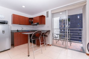 Frigorifero, microonde, forno, macchina per tè/caffè