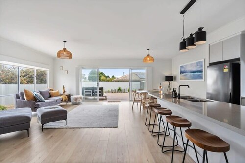 Ocean Breeze 57 Padman Crs Middleton