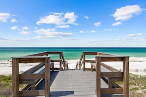 On the beach - Exceptional Gulf Front Retreat, Private Pool, Peloton, LSV, 7 Bikes, Beach Walko (Seacrest Beach)