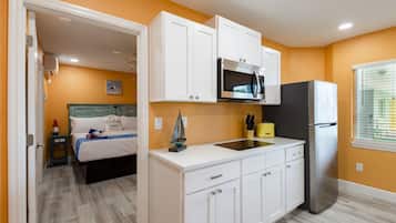Classic Suite | Private kitchen | Mini-fridge