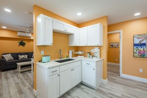 Coffee/tea maker - The Lofts at St. Pete Beach (St. Pete Beach)