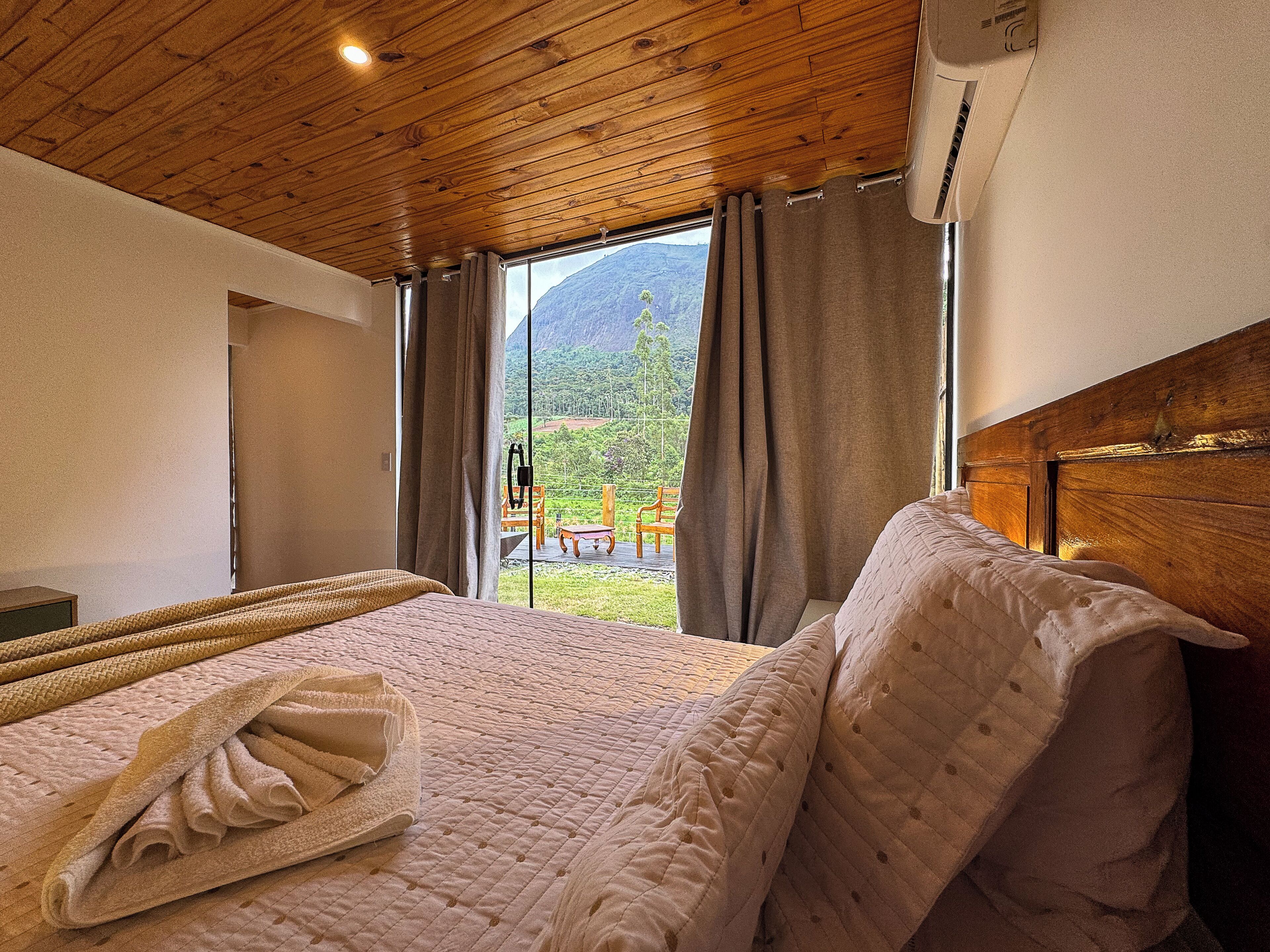 Deluxe Room | Bed sheets