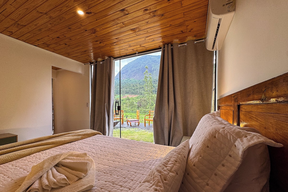 Deluxe Room | Bed sheets