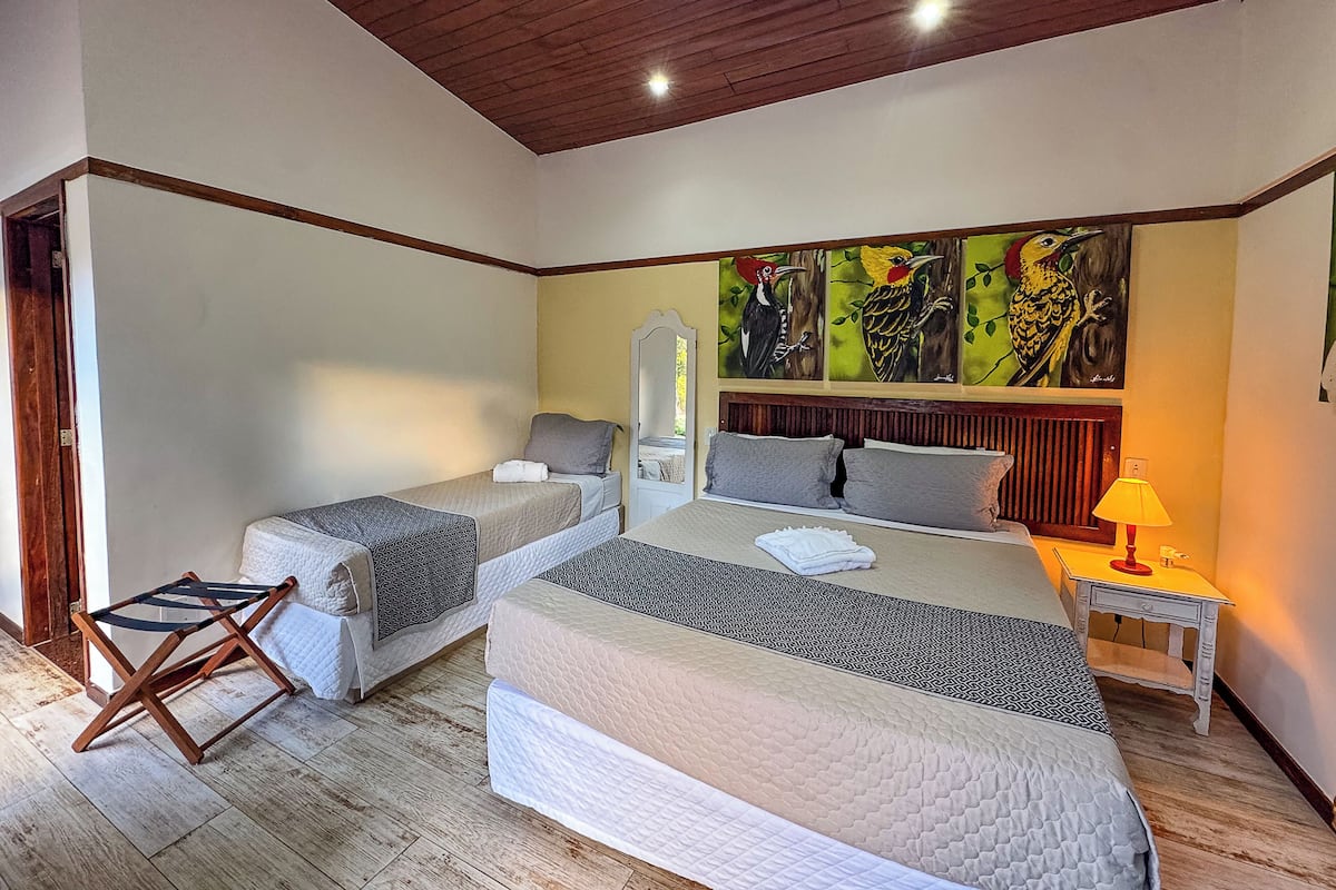 ห้องคลาสสิก | เครื่องนอนระดับพรีเมียม, เตียง Select Comfort, ผ้าม่านกันแสง