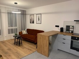 Apartment, 1 Double Bed, Non Smoking | Laptop workspace, iron/ironing board, free WiFi, bed sheets