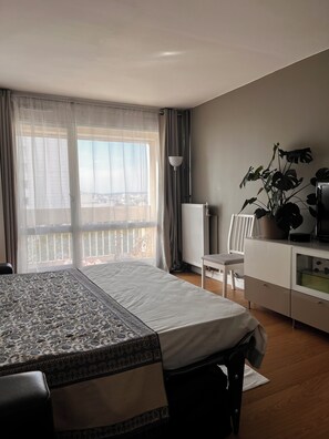 1 bedroom, iron/ironing board, WiFi, bed sheets