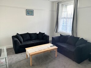 Living area - Flat in the heart of Eastcote

 (eastcote)