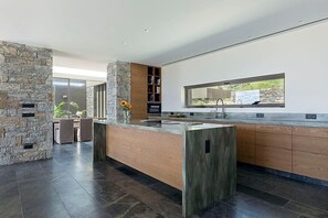 Mikrowelle, Ofen, Herdplatte, Geschirrspüler