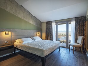 Room | 6 bedrooms, blackout curtains, iron/ironing board, free WiFi - Villa Etru (Peccioli)