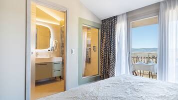 Kamar | 6 kamar tidur, tirai kedap cahaya, dan setrika/meja setrika