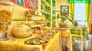 Colazione a buffet inclusa, servita tutte le mattine 