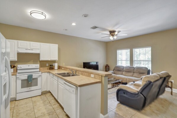 Microwave, oven, stovetop, dishwasher - 30A Getaway Too! (Santa Rosa Beach)