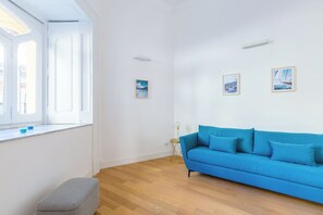 Living area - Piazza Amedeo Flat by Wonderful Italy (Naples)