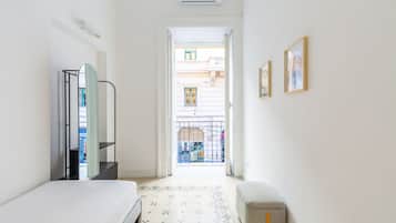 2 bedrooms, iron/ironing board, free WiFi