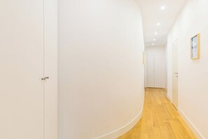 Interior detail - Piazza Amedeo Flat by Wonderful Italy (Naples)