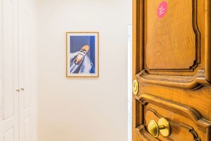 Interior detail - Piazza Amedeo Flat by Wonderful Italy (Naples)
