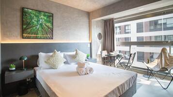 City Studio | 1 bedroom, blackout drapes, iron/ironing board, free WiFi