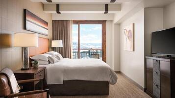 1 habitación, caja de seguridad en la habitación y escritorio