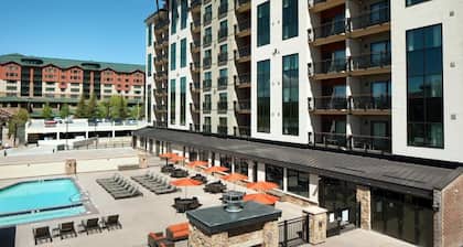 Ski-In/Ski-Out Luxurious 1 Bedroom Villa at Sheraton Steamboat Resort Villas
