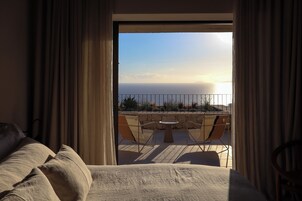 4 bedrooms, in-room safe, iron/ironing board, free cribs/infant beds