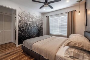 3 bedrooms, iron/ironing board, WiFi, bed sheets