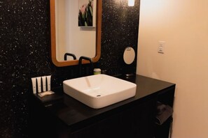 Bathroom - Rainey St. Studio With Lake and City Views. (Austin)