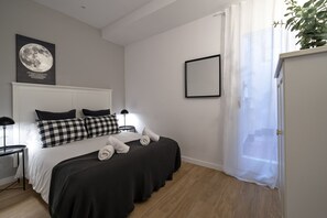 3 bedrooms, iron/ironing board, free WiFi, bed sheets - Arenas Parc - Habitat Apartments (Barcelona)