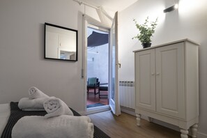 3 bedrooms, iron/ironing board, free WiFi, bed sheets - Arenas Parc - Habitat Apartments (Barcelona)