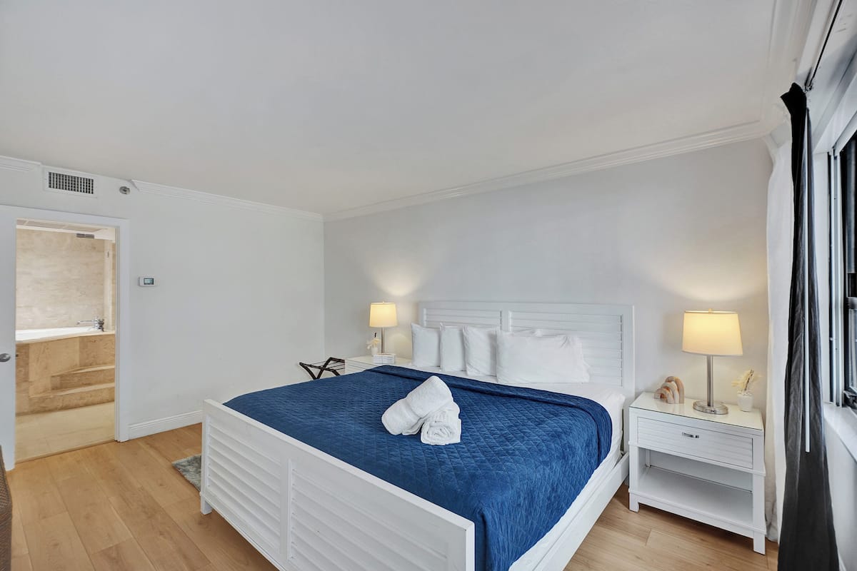 Lägenhet Comfort - 2 sovrum - balkong - viss havsutsikt | Individuell inredning, unika möbler och strykjärn/strykbräda