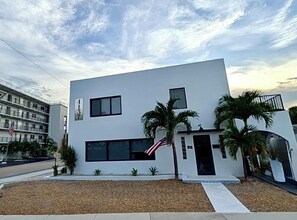 Exterior - Beachy Lauderdale by-the-Sea Studio Suite#2 (Lauderdale-by-the-Sea)