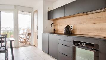 Fridge, microwave, oven, dishwasher
