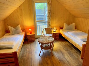 2 bedrooms, travel cot, WiFi