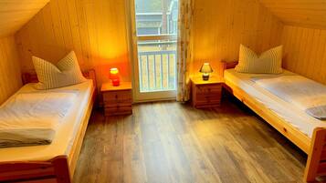 2 間睡房、可攜式嬰兒床、Wi-Fi