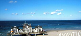 Sekobbe beach house with sauna, fireplace and whirlpool