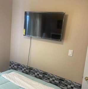 1 bedroom, WiFi, bed sheets