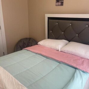 1 bedroom, WiFi, bed sheets