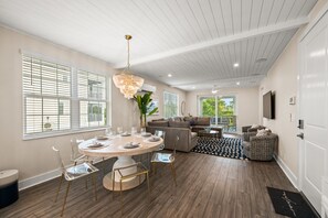 Dining - Canalfront! Pool, Dock, Near Anna Maria Island (Cortez)