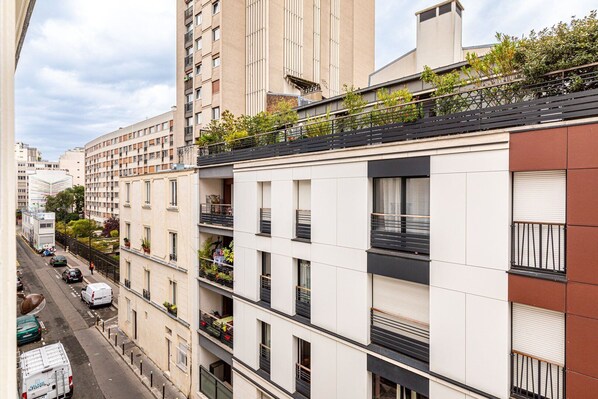 Exterior - GuestReady - Cosy Haven in Belleville (Paris)
