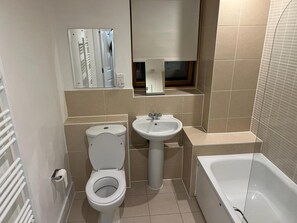 Bathroom - Immaculate 1-bed Apartment in East London (London)