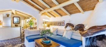 Charming cottage in San Pantaleo. House "The Wisteria"