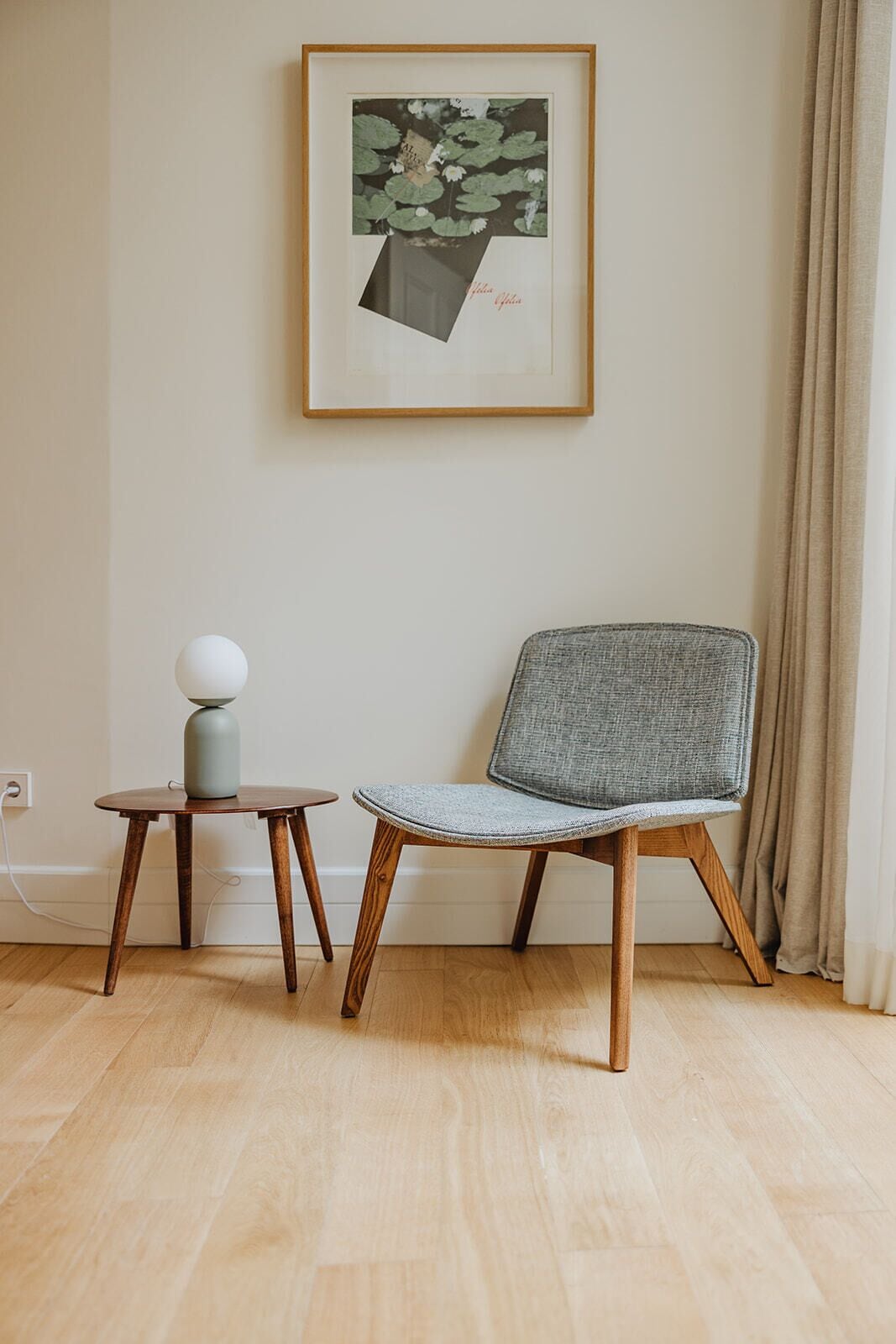 43-inch Smart TV with digital channels, books