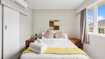 2 bedrooms, desk, iron/ironing board, free WiFi