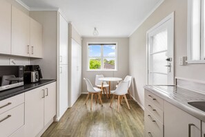 Unclassified image, 5 of 18, button - Sweet Home Sanctuary with Air-con and Parking (Auckland Central Suburbs)