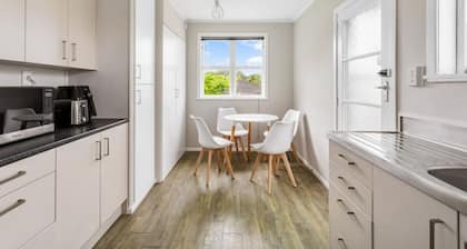 Sweet Home Sanctuary with Air-con and Parking