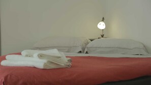 2 slaapkamers, een strijkplank/strijkijzer, wifi, beddengoed