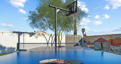Spacious Tucson OASIS 4BD/2.5BA, Sparkling Pool, Billiards, Pingpong, Family-Fun