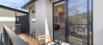 Alpine Lake Retreat | Crackenback | Mountain views