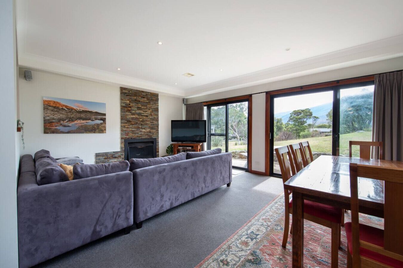 電視、壁爐、音響