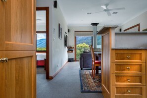 1 chambre, fer et planche à repasser, Wi-Fi, literie fournie