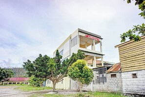 Front of property - OYO 93264 Penginapan Syari'ah Berlian (Takengon)